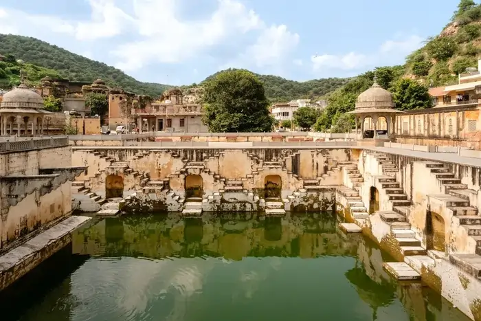 Panna Meena Kund